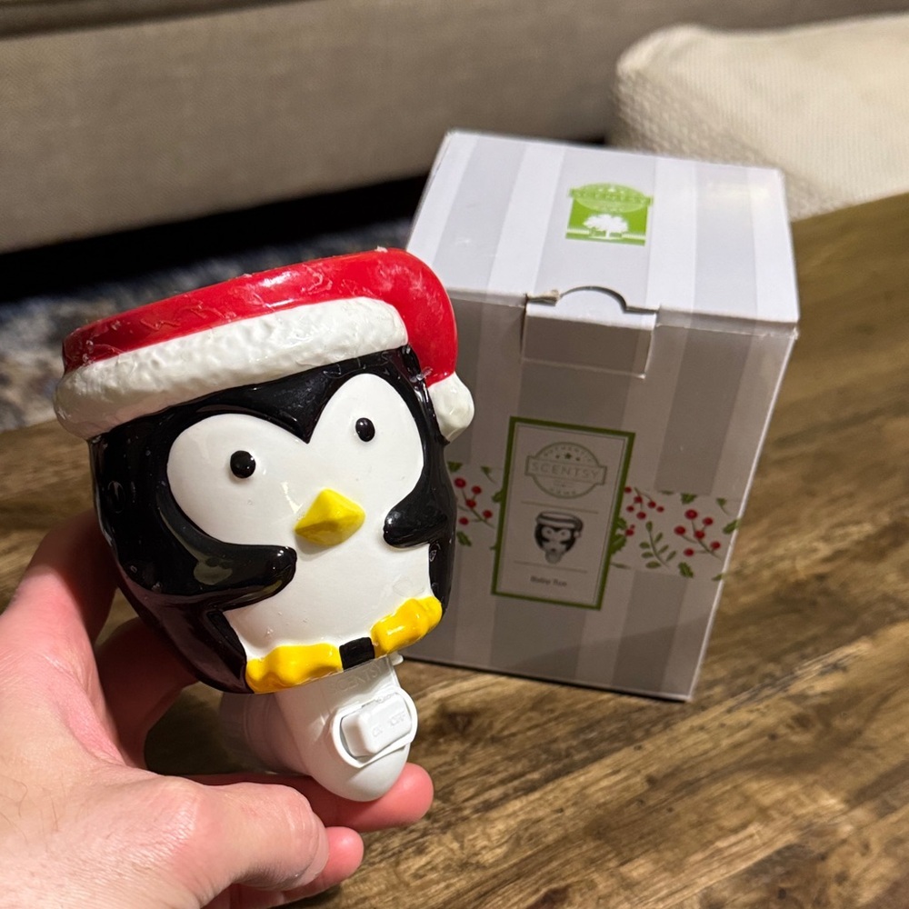Scentsy Baby Tux Penguin Christmas Mini Wax Fragrance Warmer Nightlight w/Box